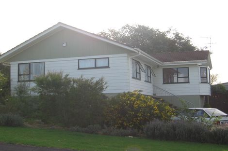 Photo of property in 8 Landow Place, Henderson, Auckland, 0612