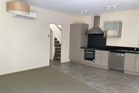 Photo of property in 2/39 Onslow Road, Khandallah, Wellington, 6035