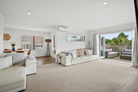 Photo of property in 60 Karina Road, Merrilands, New Plymouth, 4312