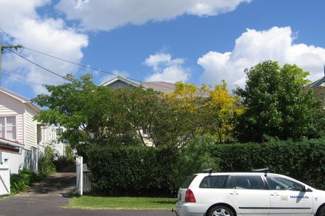 Photo of property in 5 Rutland Road, Stanley Point, Auckland, 0624