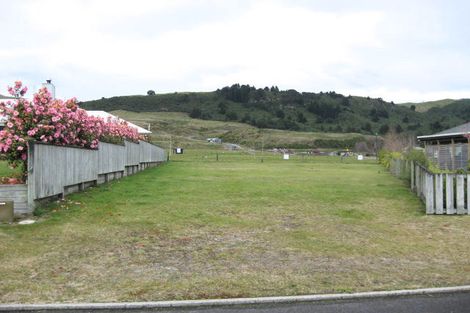 Photo of property in 2 Antonia Place, Kinloch, Taupo, 3377
