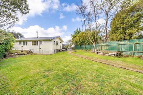 Photo of property in 17 Davis Grove, Wainuiomata, Lower Hutt, 5014