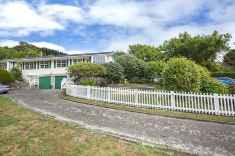Photo of property in 5 Sunrise Boulevard, Tawa, Wellington, 5028