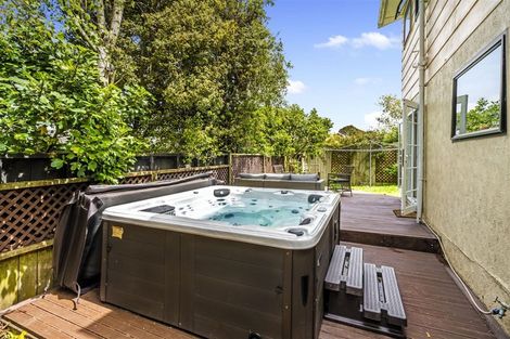 Photo of property in 2/14 Ceramco Place, Torbay, Auckland, 0630