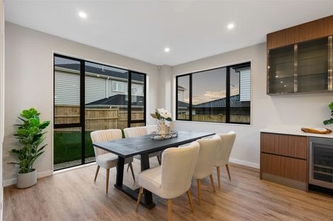 Photo of property in 28 Longshore Drive, Long Bay, Auckland, 0630