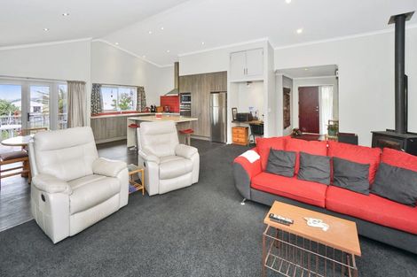 Photo of property in 38 Boucher Avenue, Te Puke, 3119