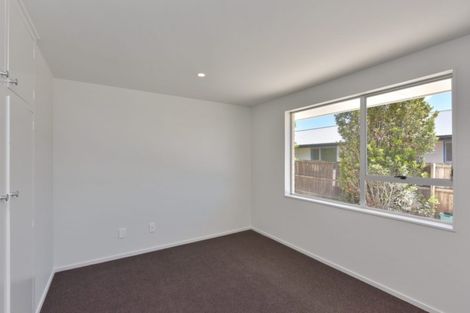 Photo of property in 17a Queenspark Drive, Parklands, Christchurch, 8083