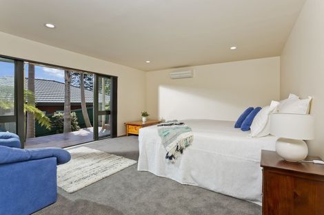 Photo of property in 1/177 Carlisle Road, Northcross, Auckland, 0632