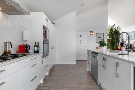 Photo of property in 68 Omana Avenue, Shelly Beach, Helensville, 0874