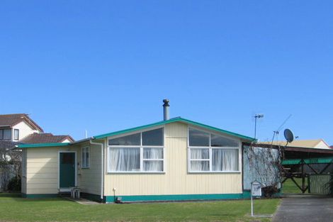 Photo of property in 10 Low Avenue, Foxton Beach, Foxton, 4815
