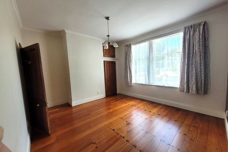 Photo of property in 11 Aorangi Terrace, Thorndon, Wellington, 6011