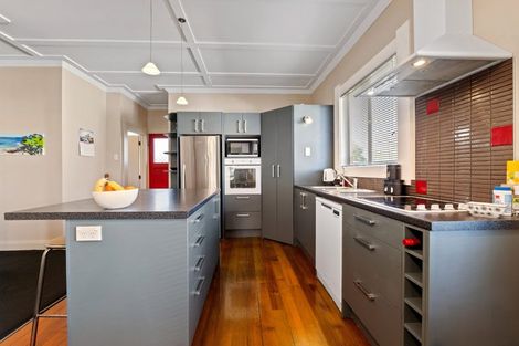 Photo of property in 52 Dixon Avenue, Hawera, 4610