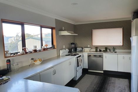 Photo of property in 12 Sutton Road, Drury, 2113