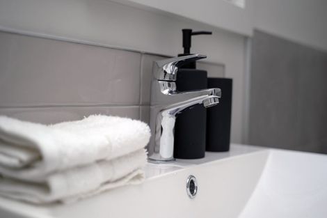 Photo of property in 1 Metoriti Crescent, Karaka, 2124