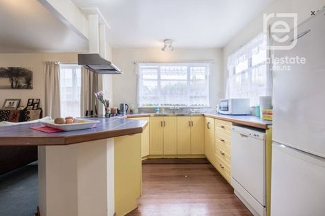 Photo of property in 26 Yeovil Road, Te Atatu Peninsula, Auckland, 0610