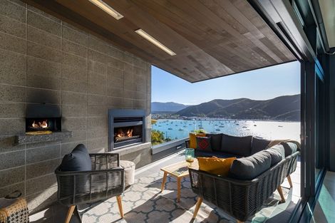 Photo of property in 4 Marina View, Waikawa, Picton, 7281