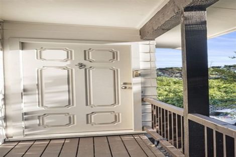 Photo of property in 3/43-53 Chivalry Road, Glenfield, Auckland, 0629