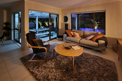 Photo of property in 11 Creda Road, Wattle Downs, Auckland, 2103