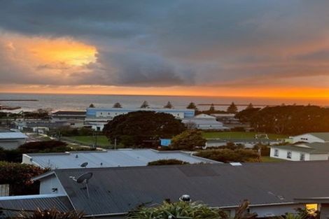 Photo of property in 58 Pioneer Road, Moturoa, New Plymouth, 4310