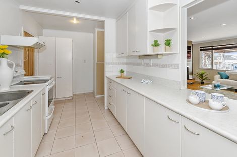 Photo of property in 230a Pakuranga Road, Pakuranga Heights, Auckland, 2010