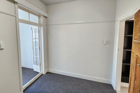 Photo of property in Devonport Apartments, 25/127 Saint Aubyn Street, New Plymouth, 4310