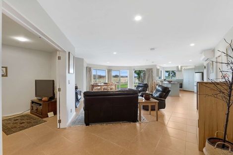 Photo of property in 34 Kiwi Avenue, Waikuku Beach, 7473