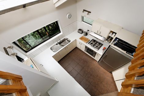 Photo of property in 5 Woontons Lane, Titirangi, Auckland, 0604