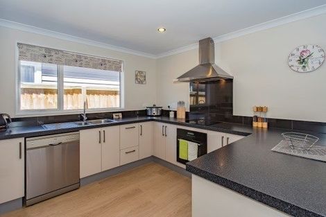 Photo of property in 22 Solander Road, Pegasus, 7612