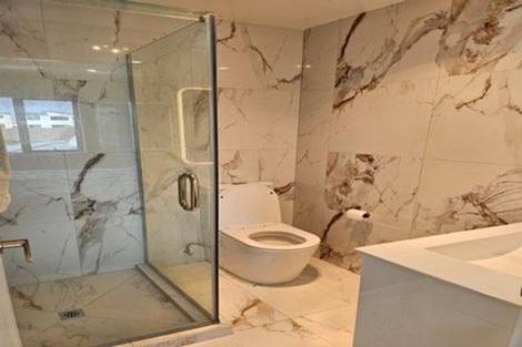 Photo of property in 83a Hutchinsons Road, Bucklands Beach, Auckland, 2014