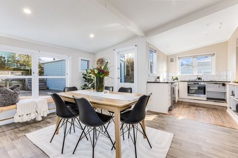 Photo of property in 11 Angus Avenue, Berhampore, Wellington, 6023