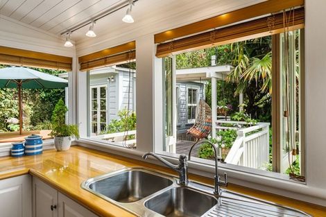 Photo of property in 1 Kapai Road, Devonport, Auckland, 0624