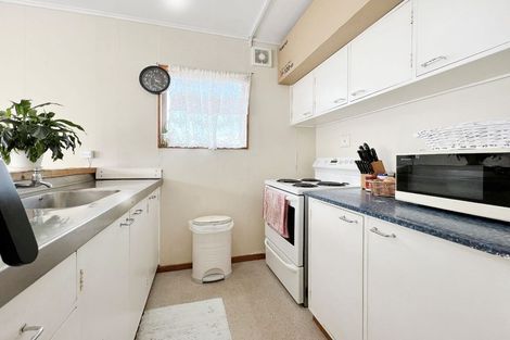 Photo of property in 12 Collins Avenue, Tawa, Wellington, 5028