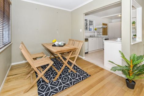 Photo of property in 230a Pakuranga Road, Pakuranga Heights, Auckland, 2010