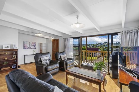 Photo of property in 13 Oaktree Avenue, Browns Bay, Auckland, 0630