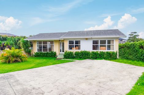 Photo of property in 37 Tarata Crescent, Mangere Bridge, Auckland, 2022