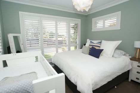 Photo of property in 33 Fairlands Avenue, Waterview, Auckland, 1026