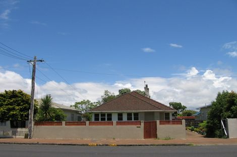 Photo of property in 280 Point Chevalier Road, Point Chevalier, Auckland, 1022