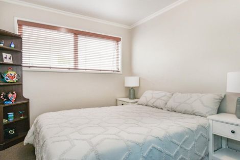 Photo of property in 2/409-411 Lyndon Road East, Hastings, 4122