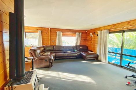 Photo of property in 15 Moxham Grove, Massey, Auckland, 0614