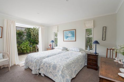 Photo of property in 2/12 Gradwell Place, Two Mile Bay, Taupo, 3330