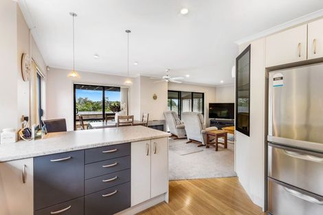 Photo of property in Caversham Park, 2/18 Caversham Road, Westmere, Whanganui, 4501