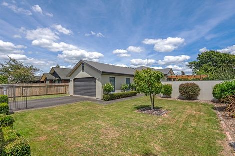 Photo of property in 88 Summerhill Drive, Fitzherbert, Palmerston North, 4410