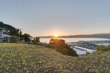 Photo of property in 15 Nikau Road, Point Howard, Lower Hutt, 5013