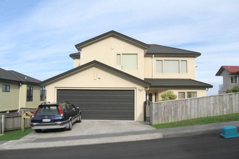 Photo of property in 52 Dress Circle, Newlands, Wellington, 6037