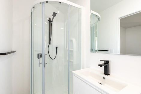 Photo of property in 6 Banks Street, Marfell, New Plymouth, 4310