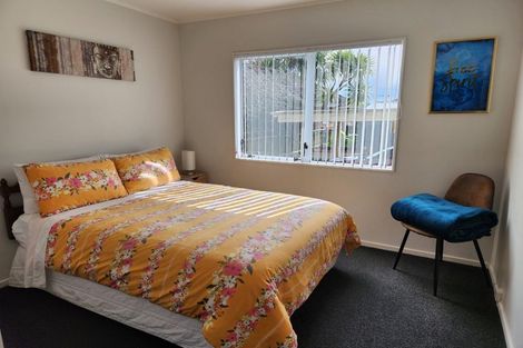 Photo of property in 2/11 Waterfront Road, Mangere Bridge, Auckland, 2022