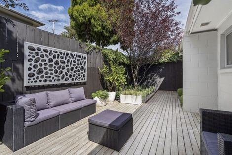 Photo of property in 2/84 Peach Road, Glenfield, Auckland, 0629