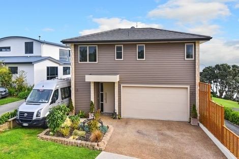 Photo of property in 49a Torkar Road, Clarks Beach, 2122