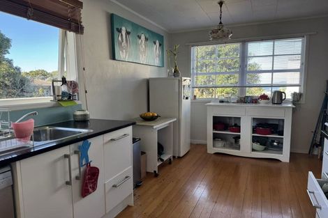 Photo of property in 959a Beach Road, Torbay, Auckland, 0630