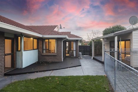 Photo of property in 11 Oakley Crescent, Hornby, Christchurch, 8042